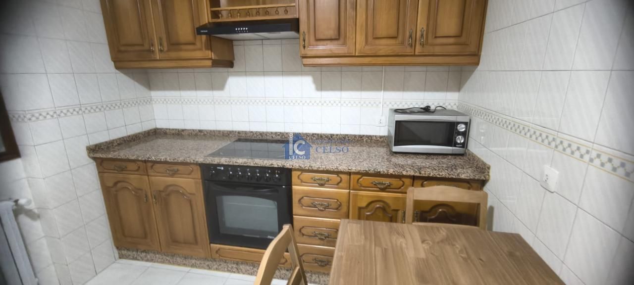 Piso de alquiler en valle inclan, Centro