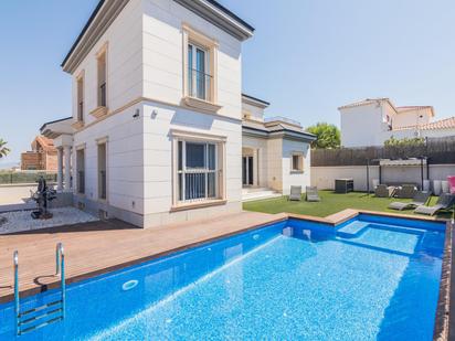 Piscina de Casa o xalet en venda en Elche / Elx amb Aire condicionat, Jardí privat i Parquet