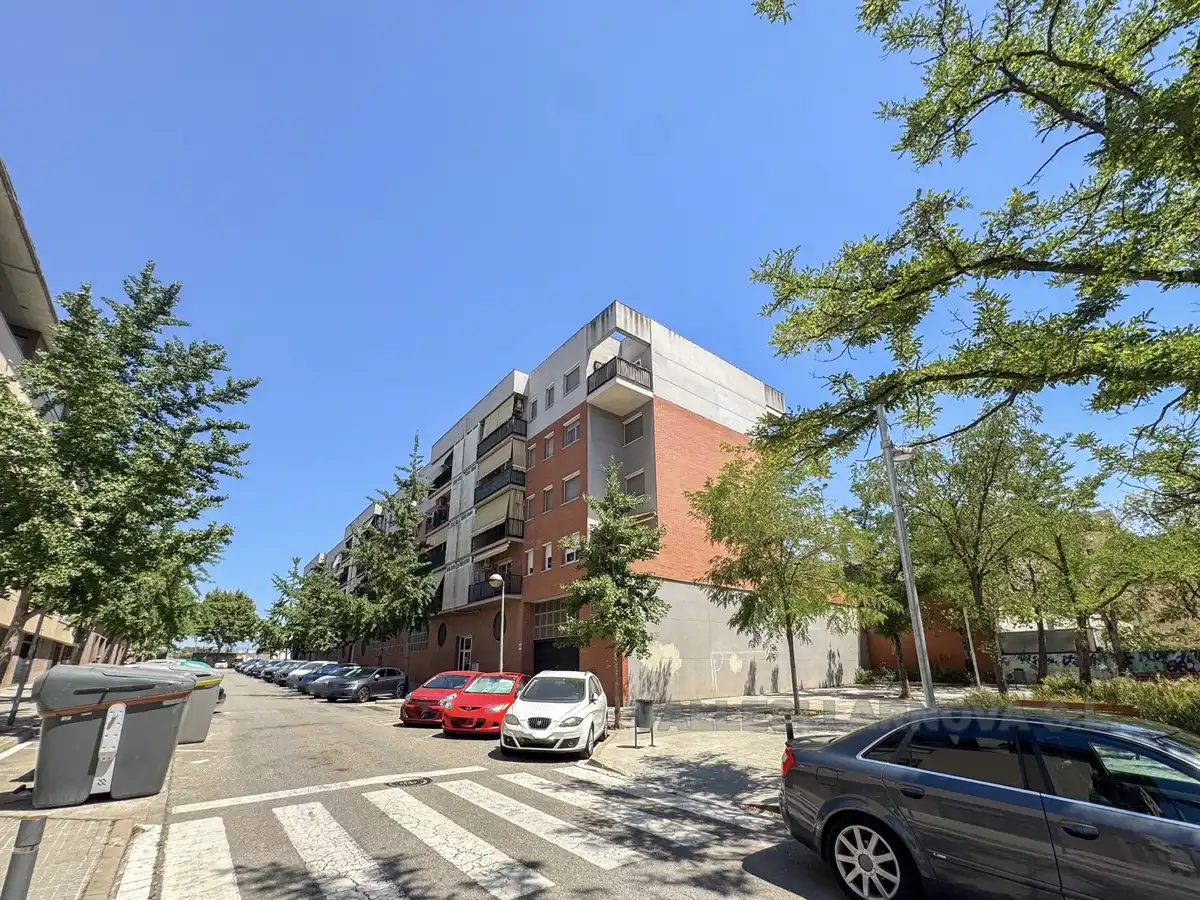 Außenansicht von Wohnung zum Verkauf in Mollet del Vallès mit Heizung und Balkon