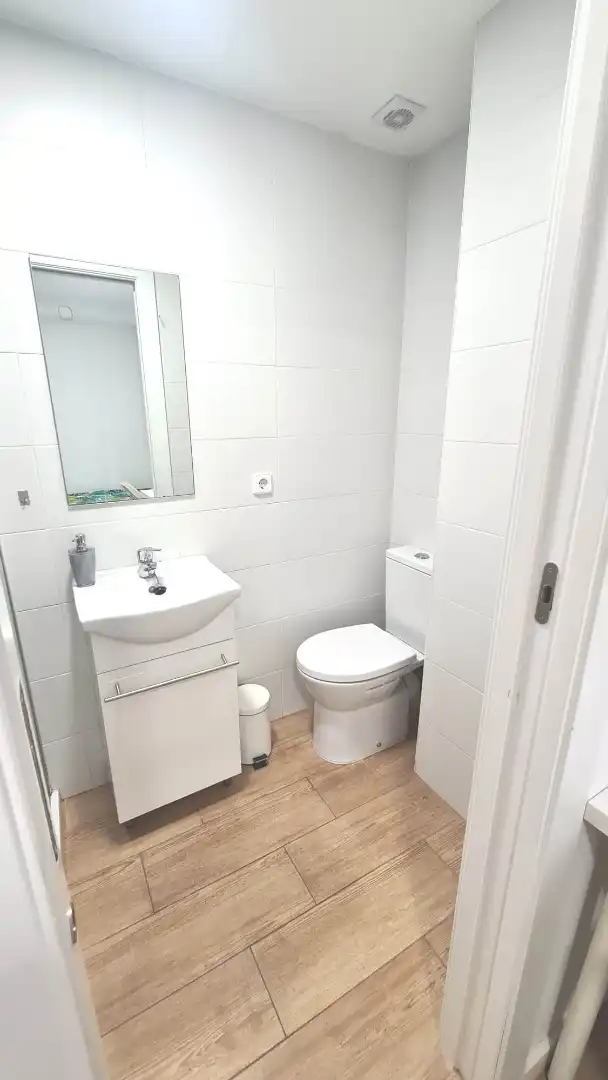 Badezimmer von Wohnung zur Miete in Valencia mit Klimaanlage, Möbliert und Ofen