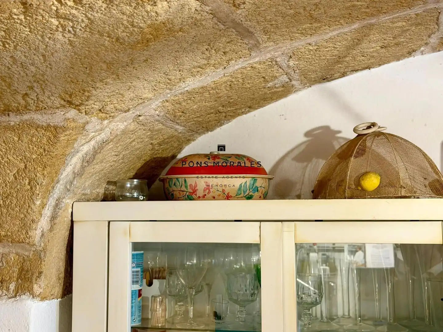 Cuina de Casa o xalet en venda en Ciutadella de Menorca amb Calefacció, Jardí privat i Terrassa