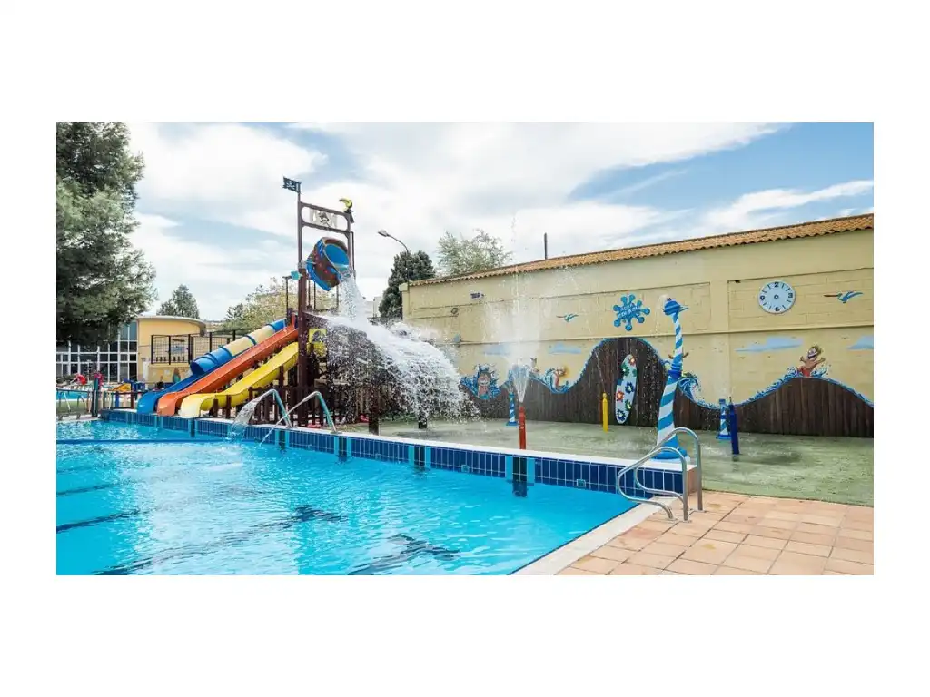 Piscina de Pis en venda en Valencia