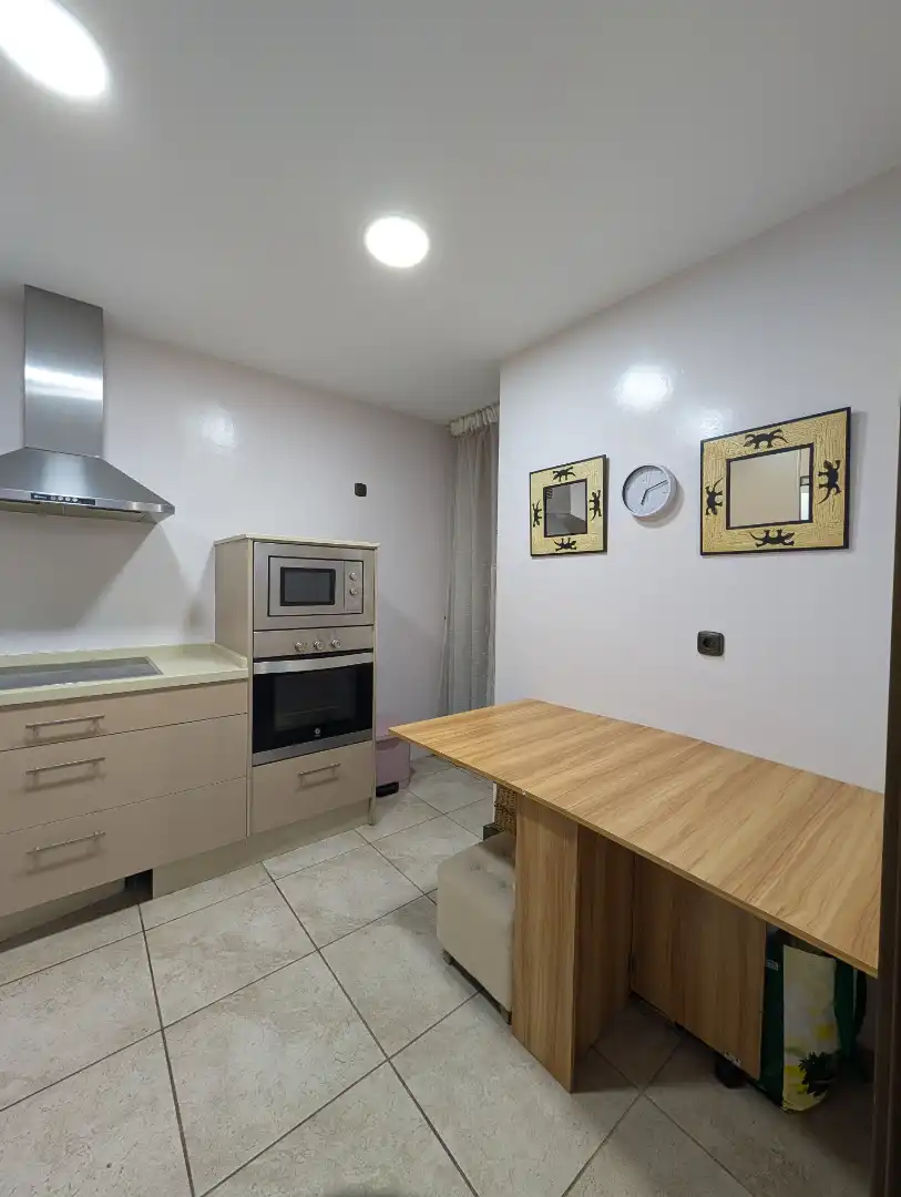 Cocina de Planta baja de alquiler en Estepona con Aire acondicionado, Calefacción y Terraza