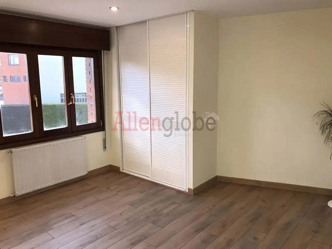 Bedroom of Industrial buildings for rent in Siero