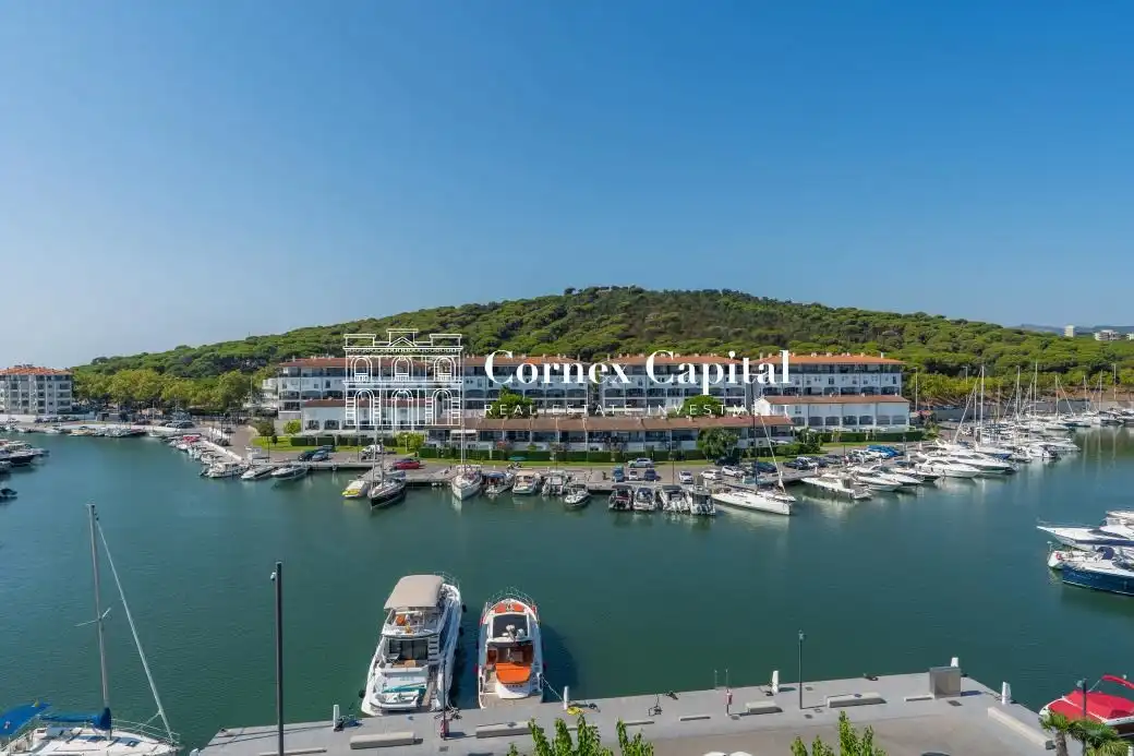 Flat for sale in Castell d'Aro, Platja d'Aro i s'Agaró  with Air Conditioner, Heating and Private garden