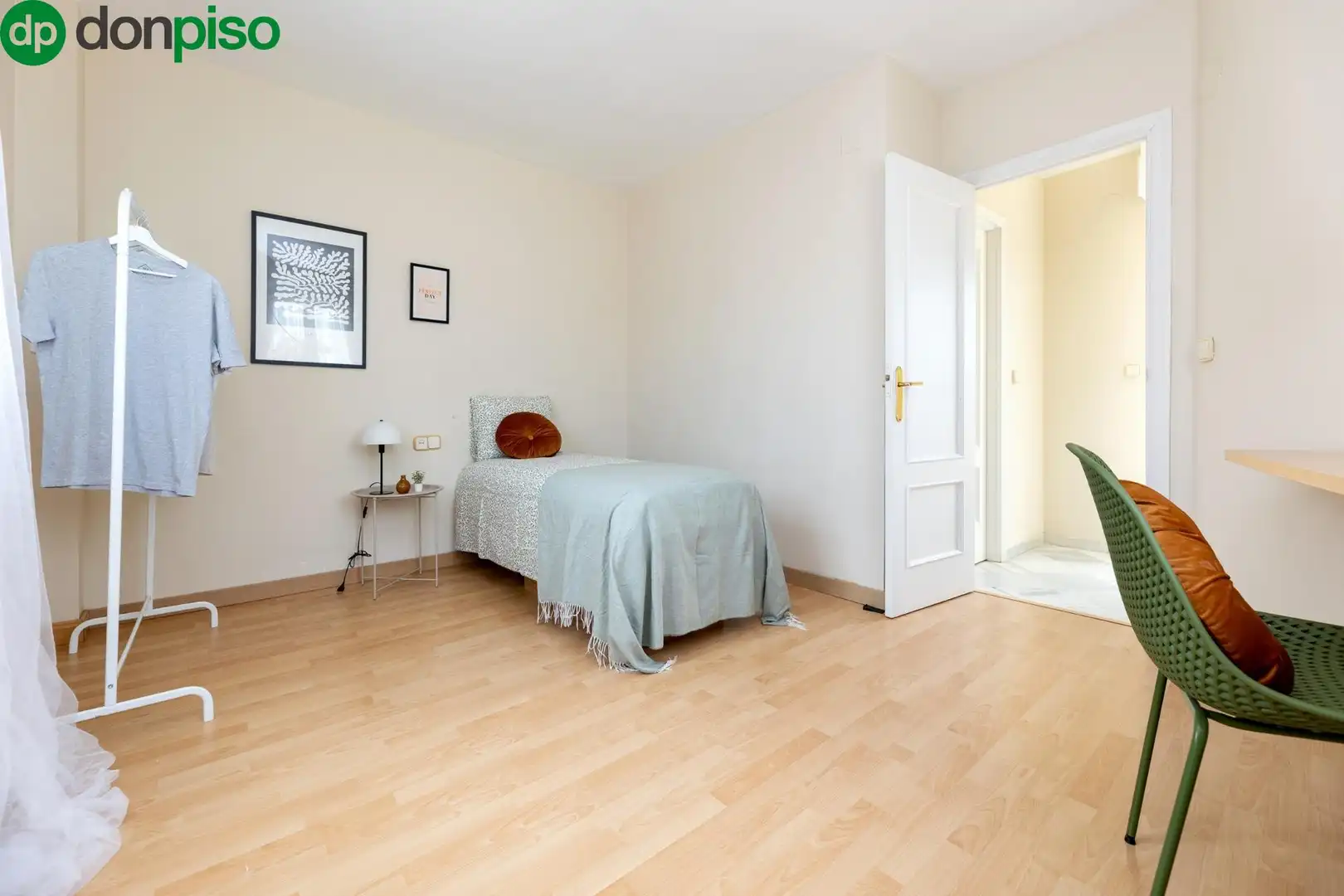 Habitación de Casa o chalet en venta en Granada con Aire acondicionado, Calefacción y Jardín privado