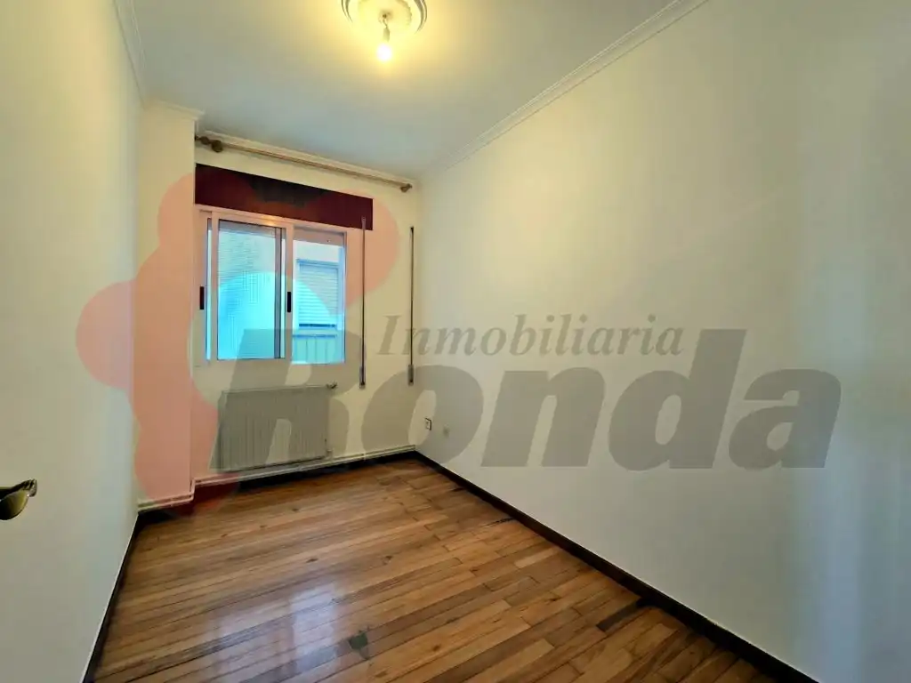 Dormitori de Casa o xalet en venda en Lugo