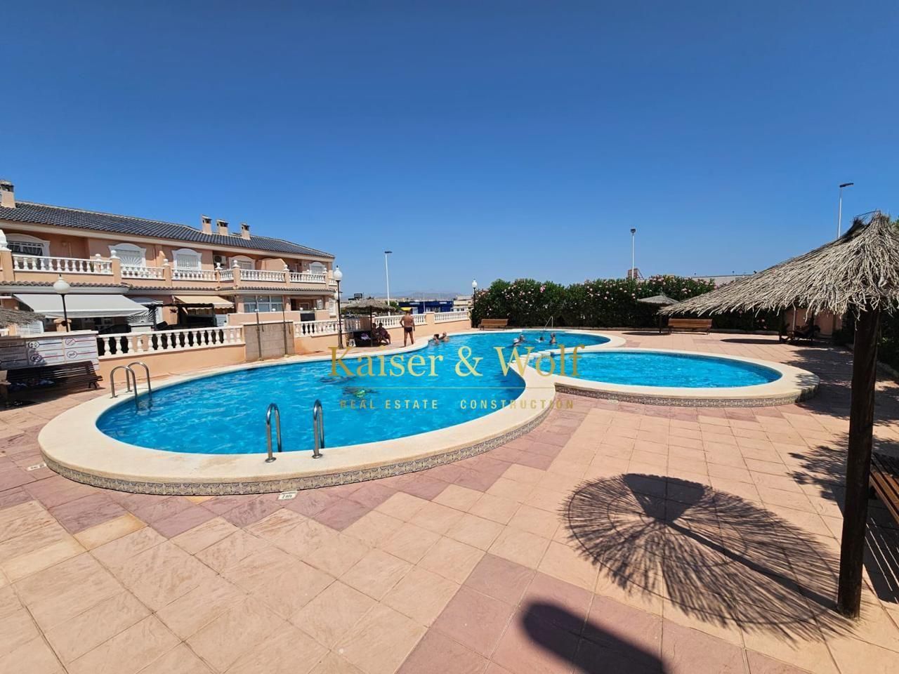 Vista exterior de Casa o xalet en venda en Santa Pola amb Aire condicionat, Jardí privat i Terrassa