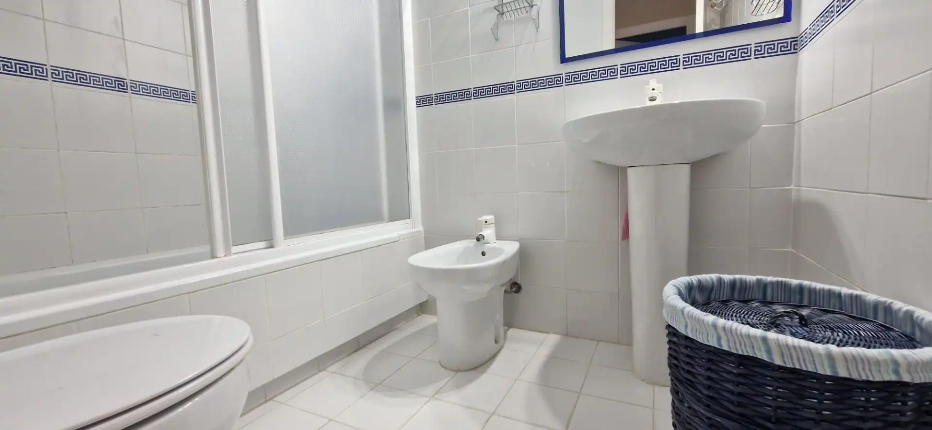 Bany de Apartament de lloguer en El Portil amb Piscina comunitària
