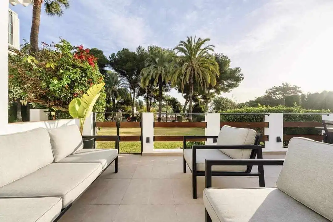 Home with pool for sale in Nueva Andalucía, imagen 2