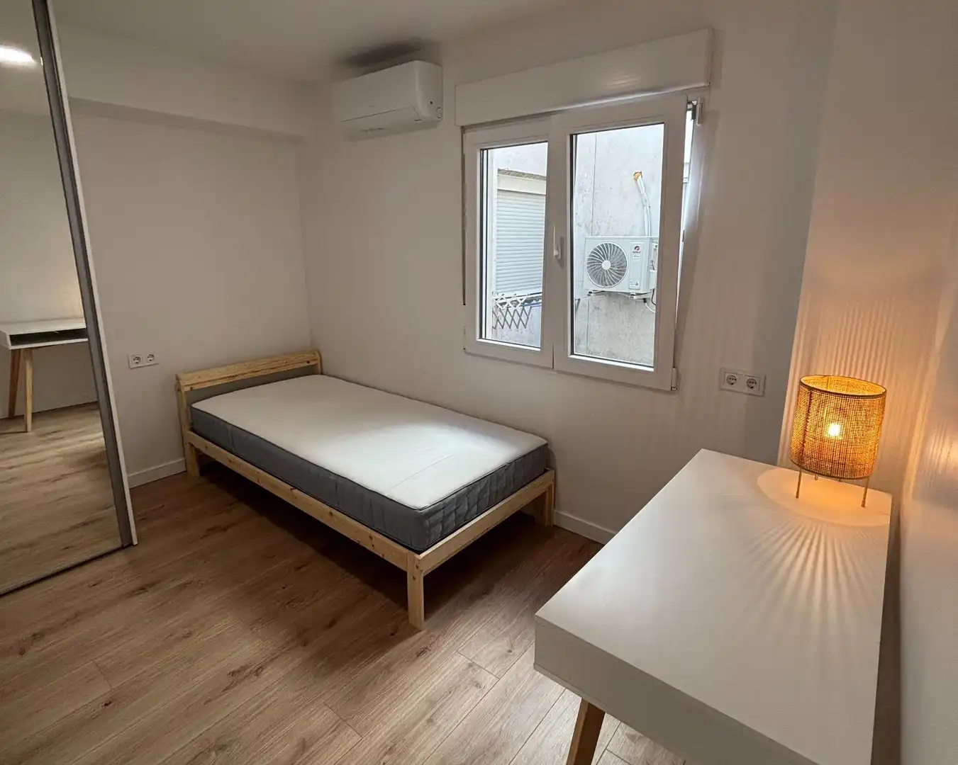 Bedroom of Flat for sale in Manises  with Air Conditioner, Heating and Storage room