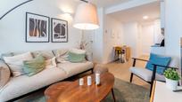 Living room of Flat to rent in  Madrid Capital  with Air Conditioner, Heating and Furnished