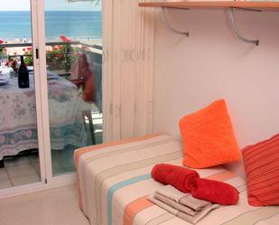 Bedroom of Flat to share in Cubelles  with Air Conditioner, Heating and Terrace