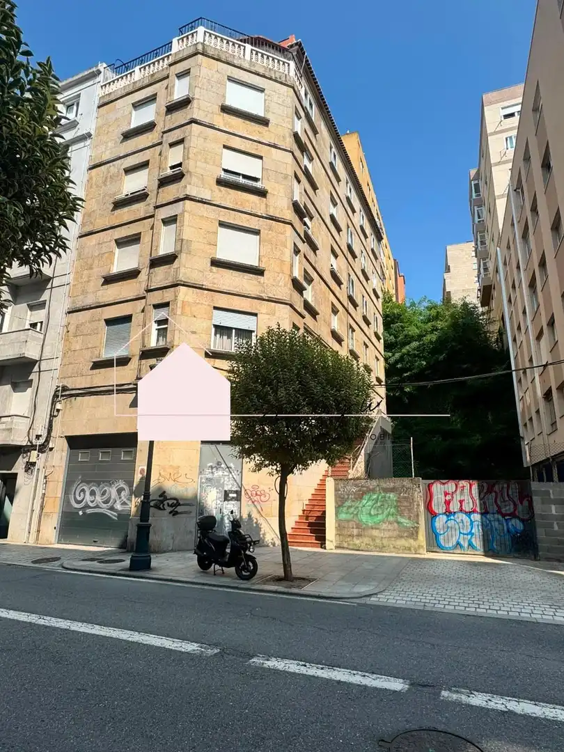 Vista exterior de Piso en venta en Vigo  con Calefacción y Amueblado