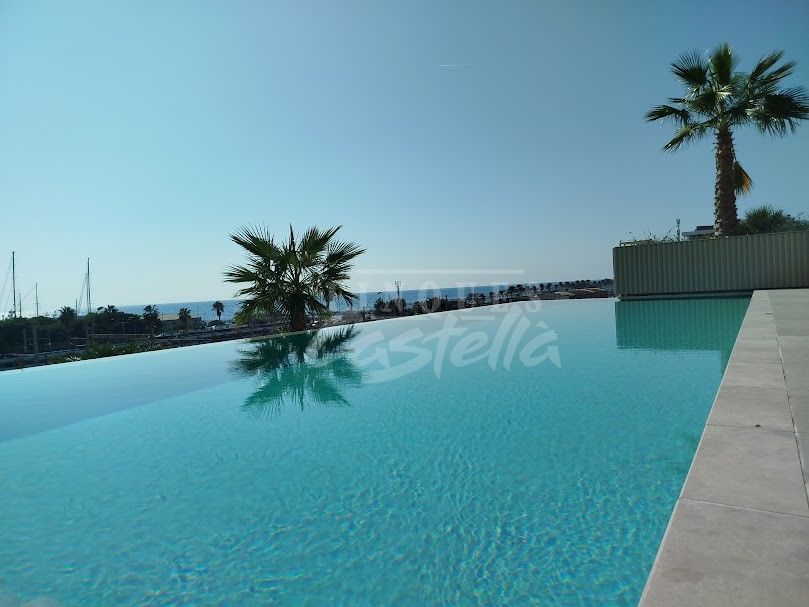 Piscina de Pis de lloguer en Mataró amb Aire condicionat, Calefacció i Piscina