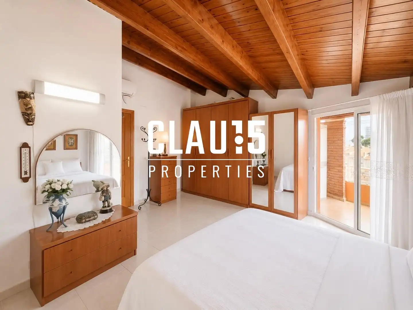 Habitación de Ático en venta en Canet de Mar con Aire acondicionado, Calefacción y Balcón