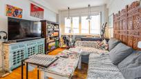 Living room of Flat for sale in  Madrid Capital