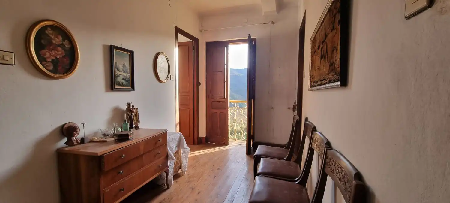 Casa o xalet en venda en Oviedo  amb Terrassa i Balcó