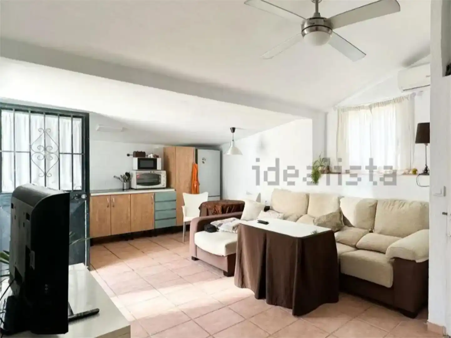 Sala d'estar de Finca rústica en venda en Cártama amb Aire condicionat i Piscina