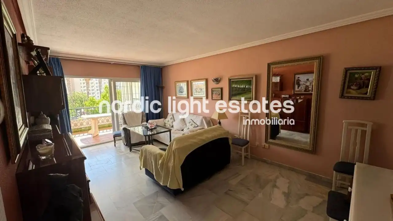 Piso con piscina en venta en La Carihuela - Los Nidos, imagen 9