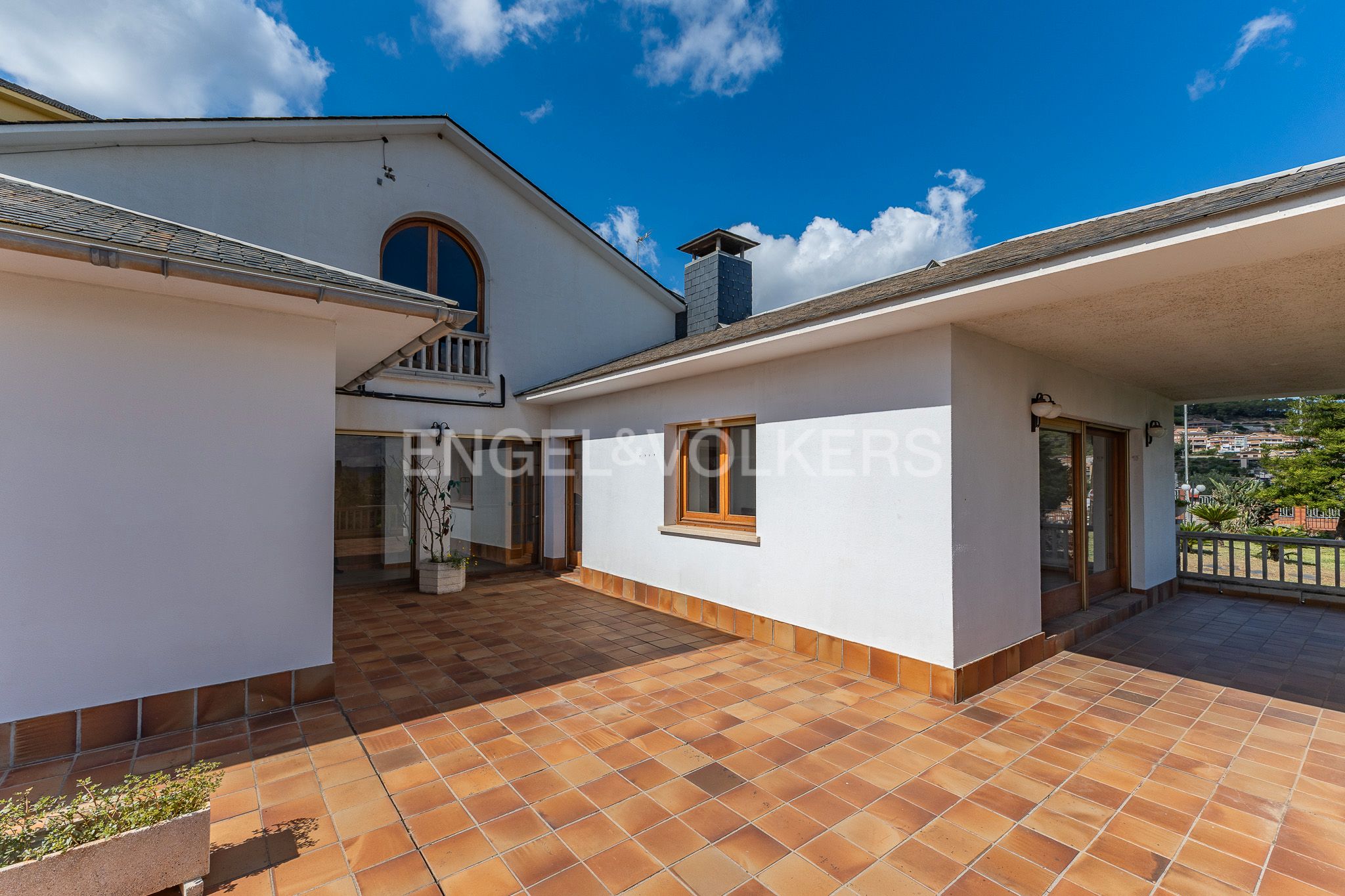 Vista exterior de Casa o xalet en venda en Santa Coloma de Cervelló amb Aire condicionat, Calefacció i Jardí privat