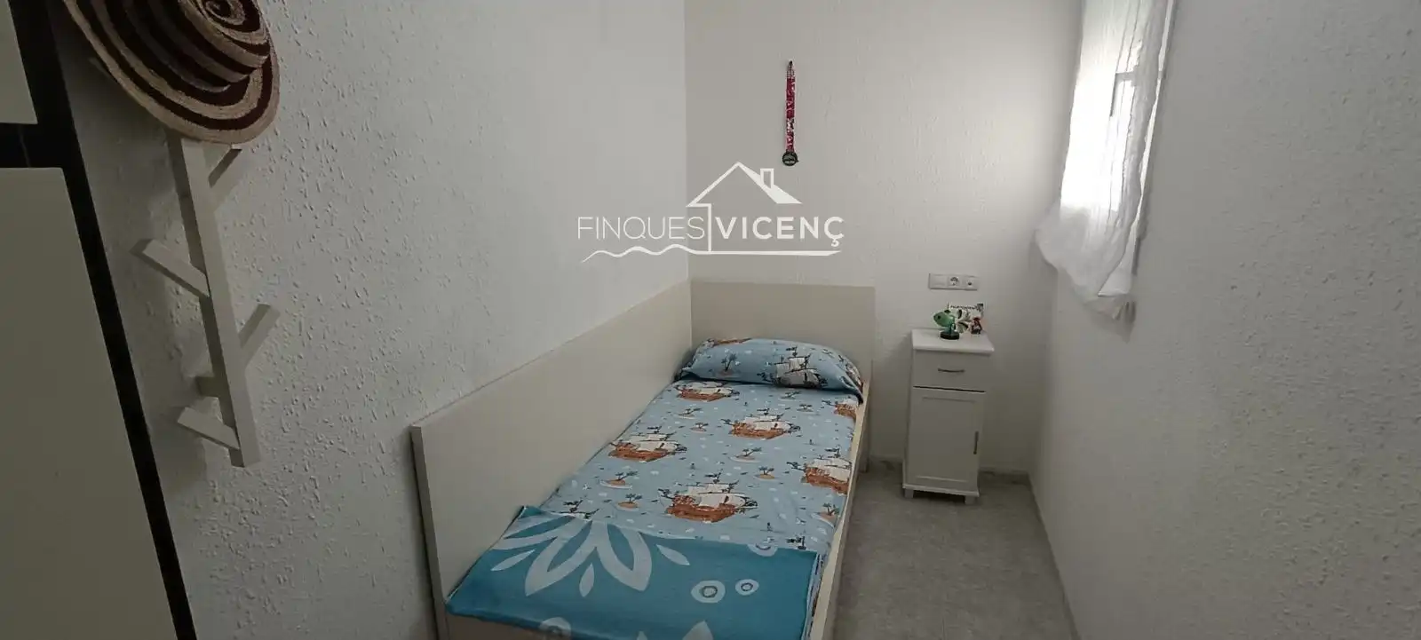 Schlafzimmer von Dachboden zum Verkauf in Calafell mit Klimaanlage, Heizung und Terrasse