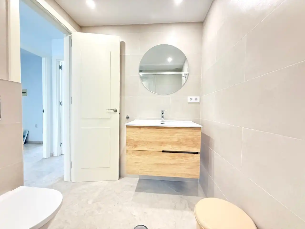 Bathroom of Flat for sale in Torrox  with Furnished
