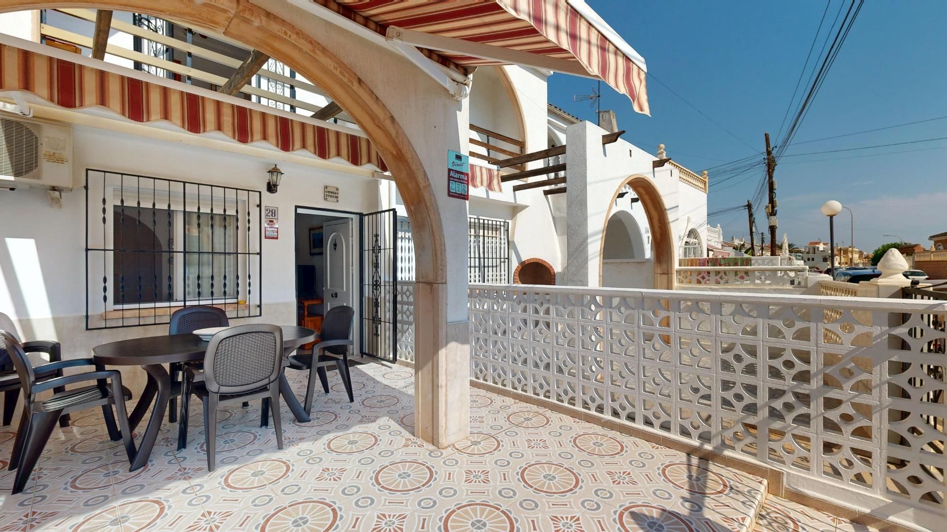 Terraza de Casa adosada en venta en Torrevieja con Aire acondicionado, Jardín privado y Terraza