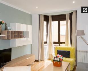 Living room of Flat to rent in  Madrid Capital  with Air Conditioner, Heating and Furnished