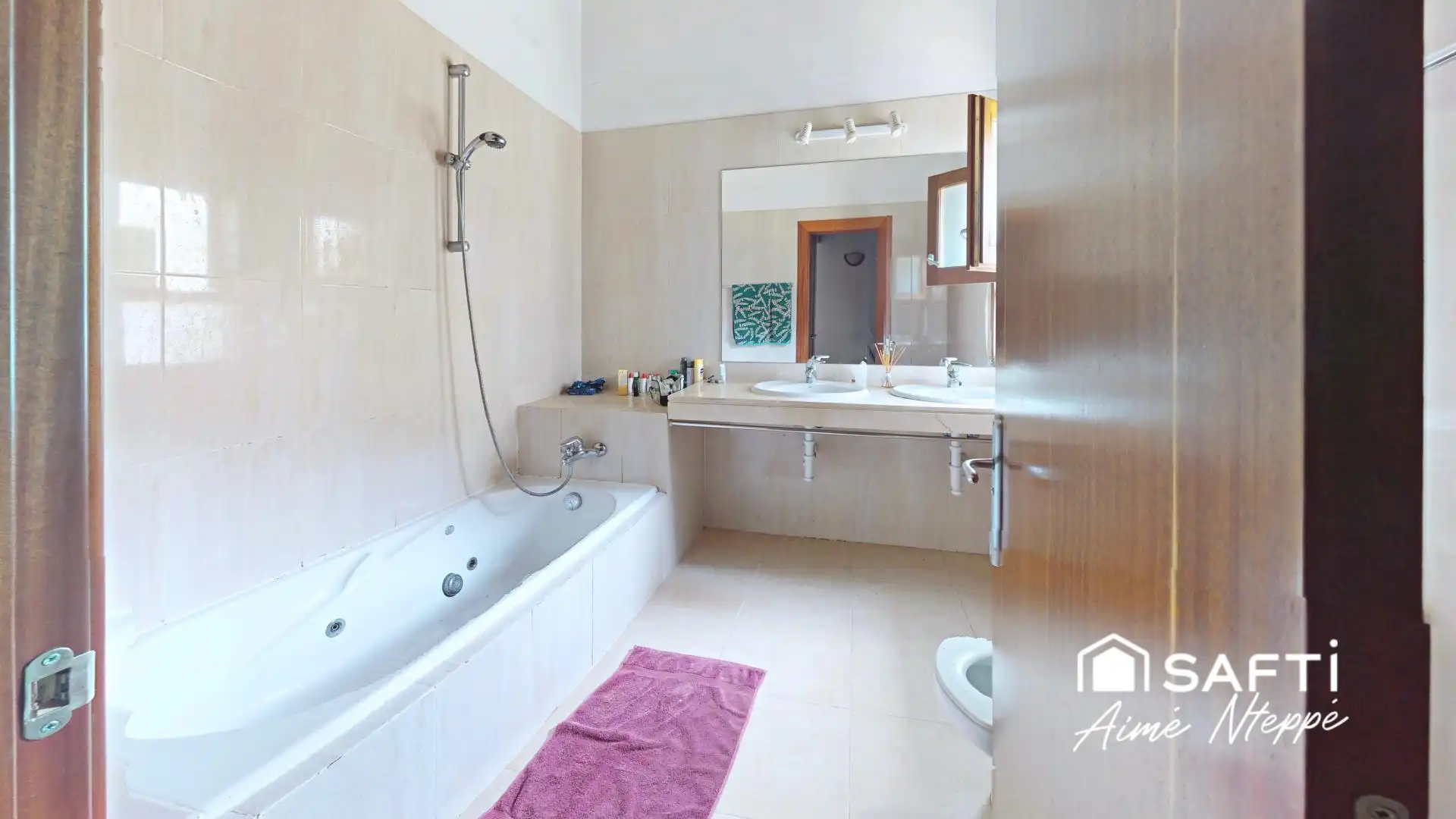 Bany de Casa o xalet en venda en Sant Julià de Ramis amb Calefacció, Piscina i Moblat