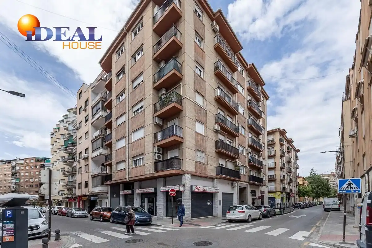 Piso con ascensor en venta en Calle MARQUES DE MONDEJAR