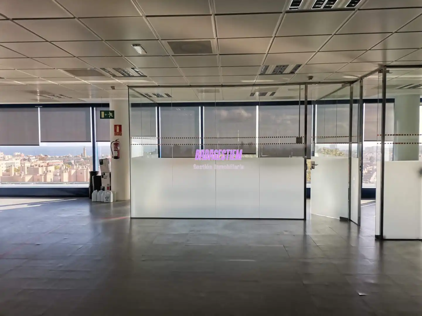 Oficina de alquiler en Badalona