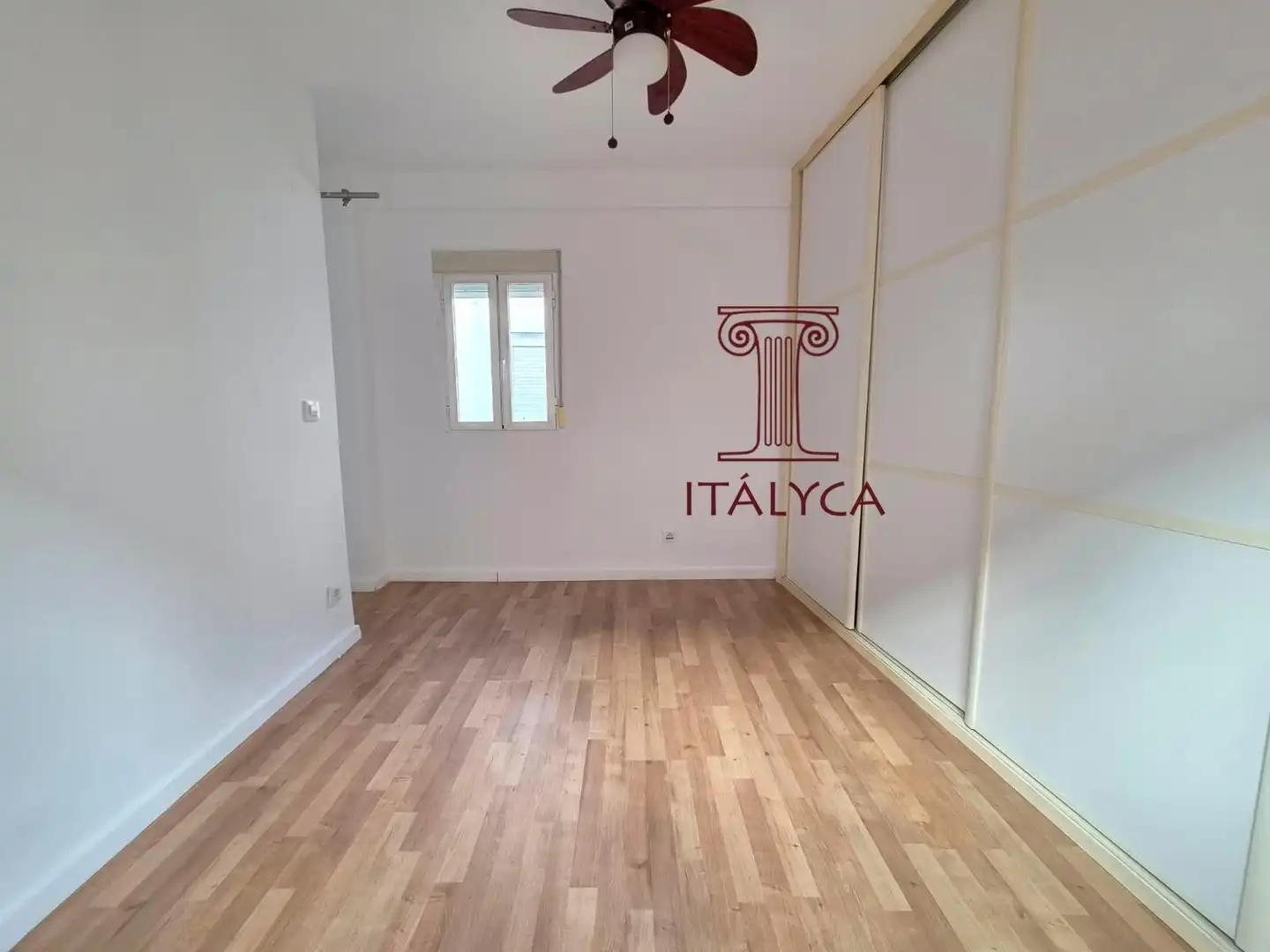 Sala d'estar de Apartament en venda en Sevilla amb Aire condicionat, Calefacció i Balcó