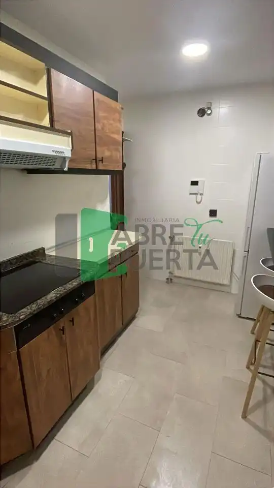 Cocina de Piso en venta en Ourense Capital  con Calefacción, Terraza y Amueblado