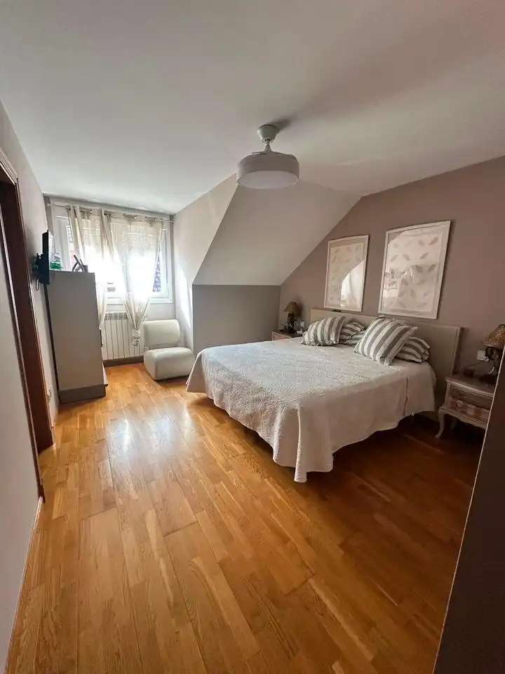 Dormitori de Casa o xalet en venda en Zaragoza amb Aire condicionat, Calefacció i Jardí privat