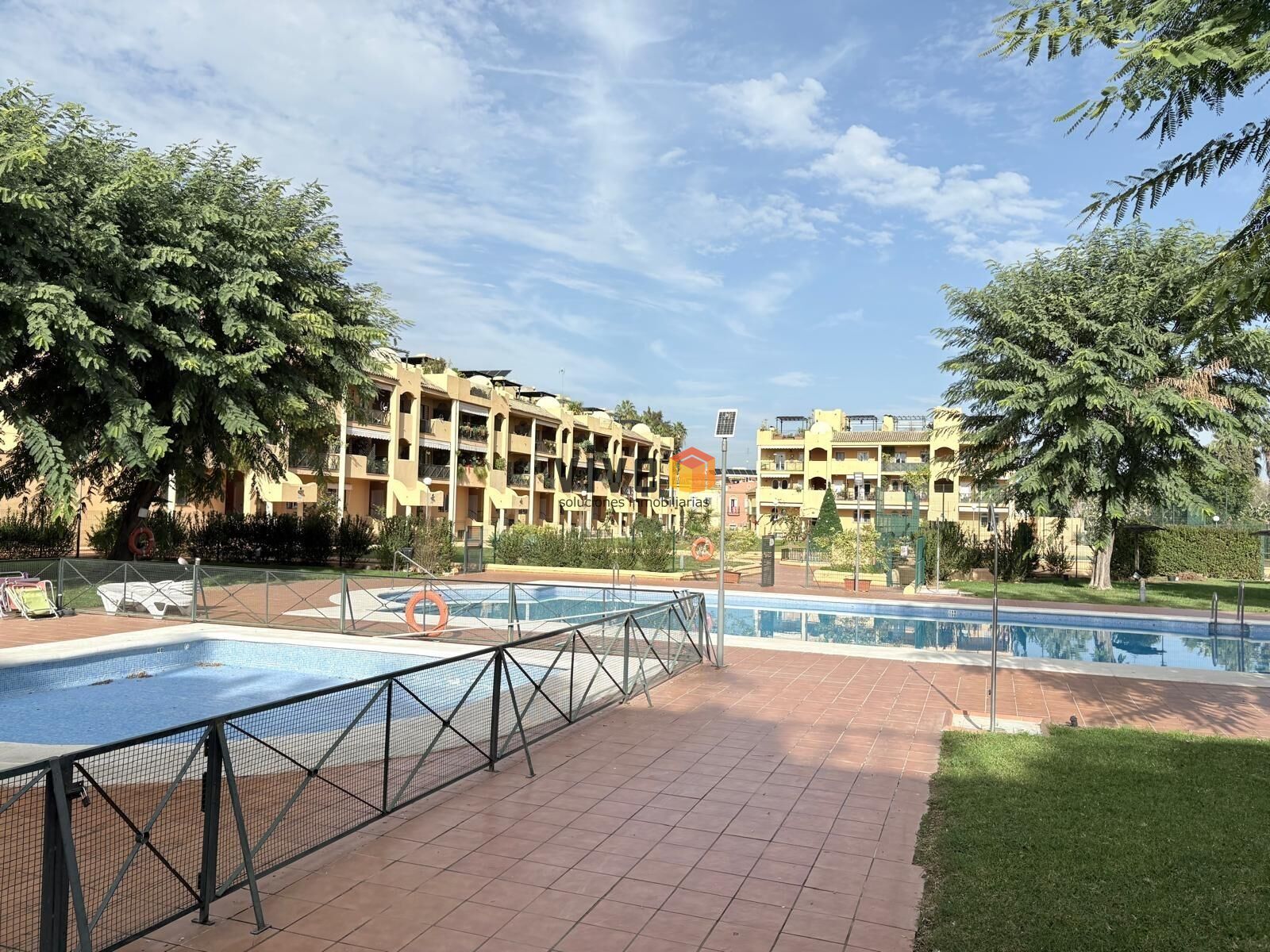 Swimming pool of Flat for sale in San Juan de Aznalfarache  with Air Conditioner and Community pool