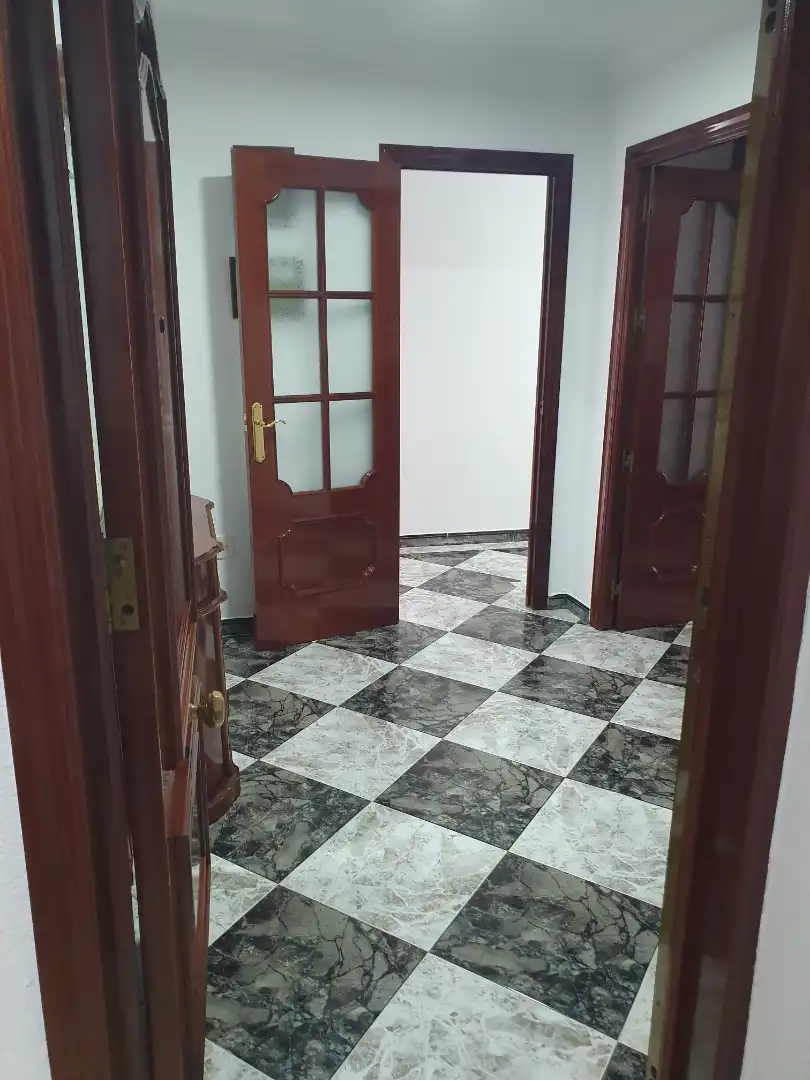 Piso con terraza en venta en Calle Medina Sidonia, imagen 3