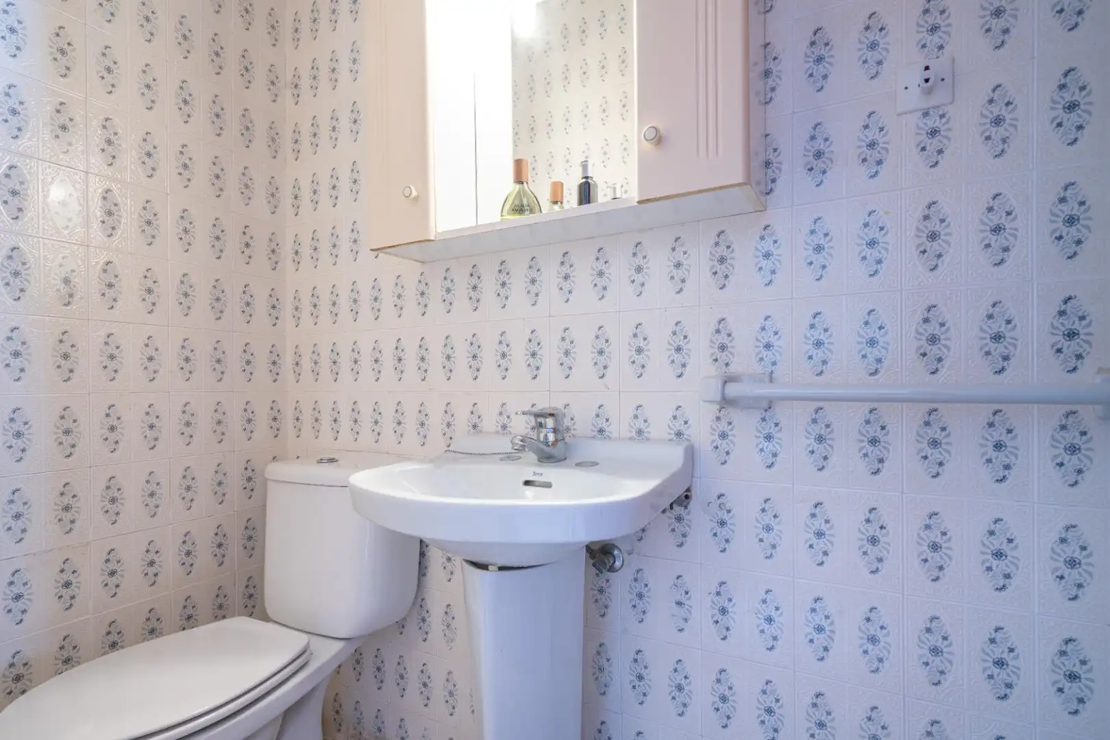 Bathroom of Houses for sale in Roquetas de Mar
