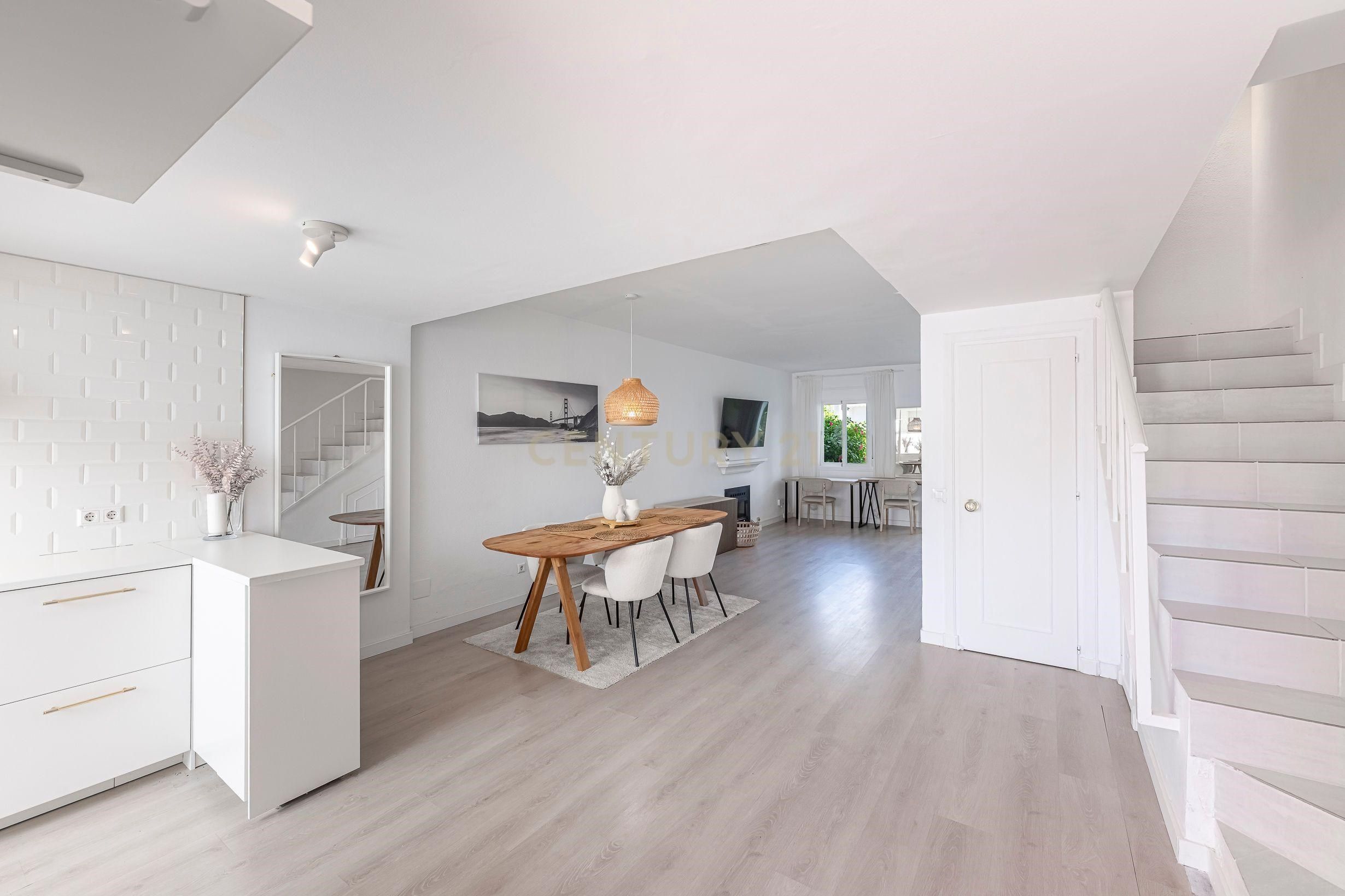 Dining room of Flat for sale in Marbella  with Air Conditioner