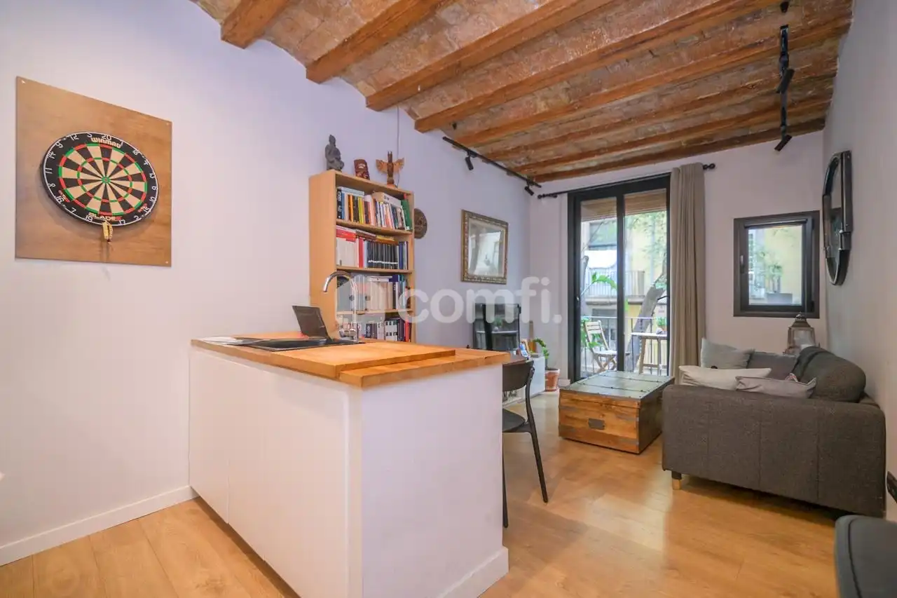 Appartamento con terrazza in vendita a Carrer Portal Nou, imagen 2