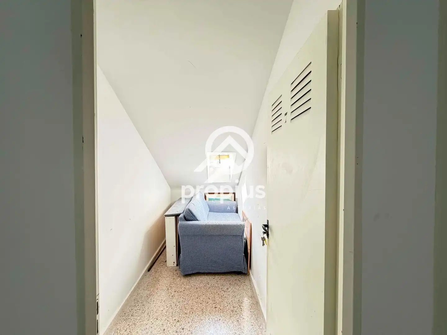 Piso en venta en Soto del Barco con Calefacción, Trastero y Amueblado
