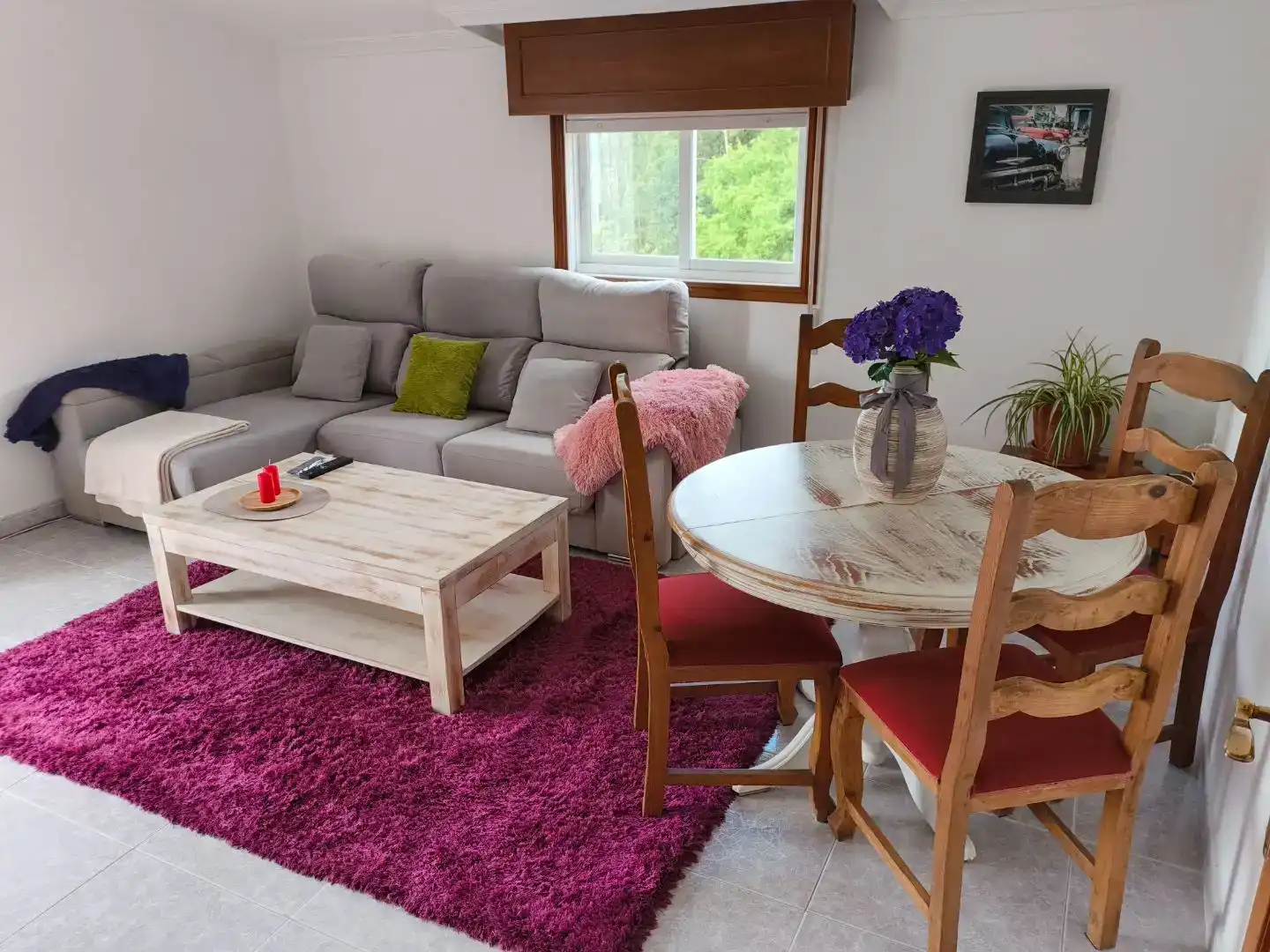Wohnzimmer von Wohnung zur Miete in Sanxenxo mit Möbliert und Balkon