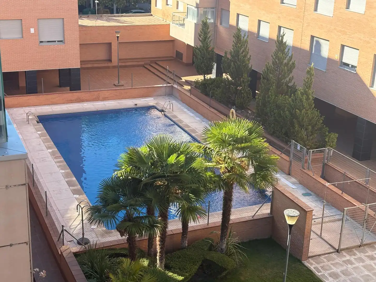 Schwimmbecken von Dachboden zum Verkauf in Yebes mit Klimaanlage, Heizung und Terrasse