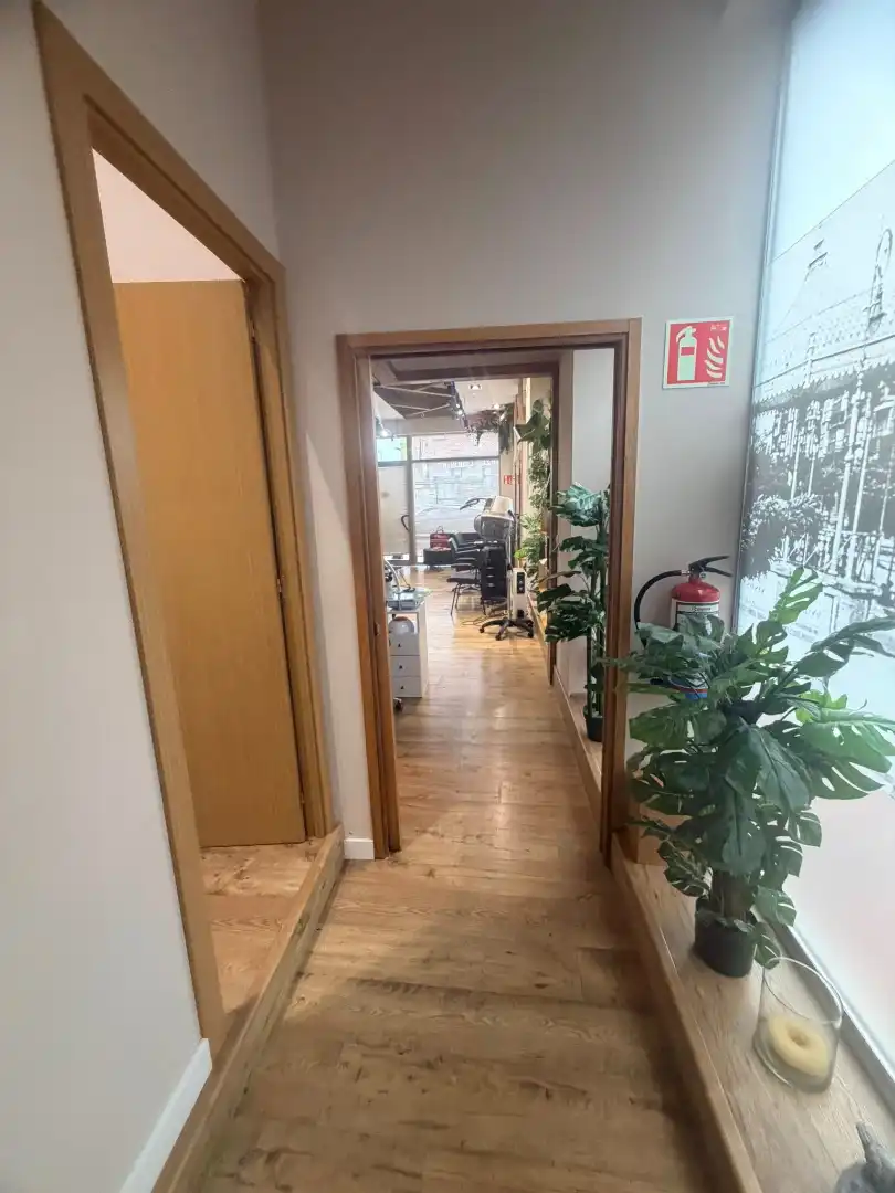 Local en traspaso en Torrelavega  con Aire acondicionado, Parquet y Amueblado