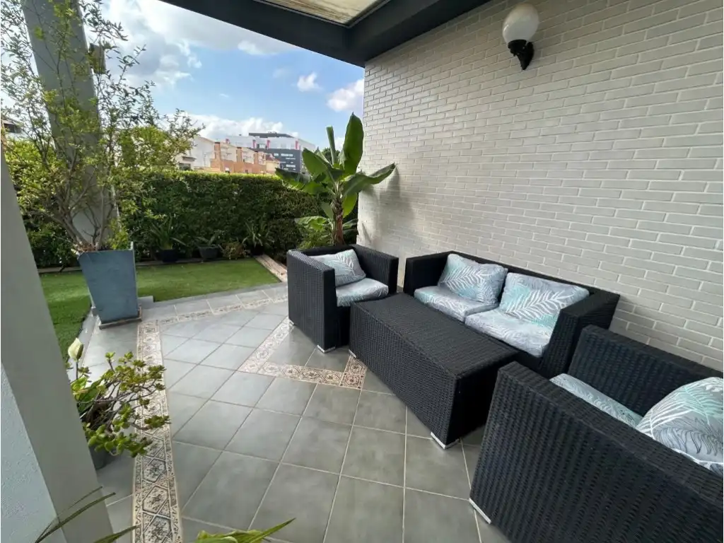 Terrassa de Casa o xalet en venda en Gandia amb Aire condicionat, Jardí privat i Terrassa