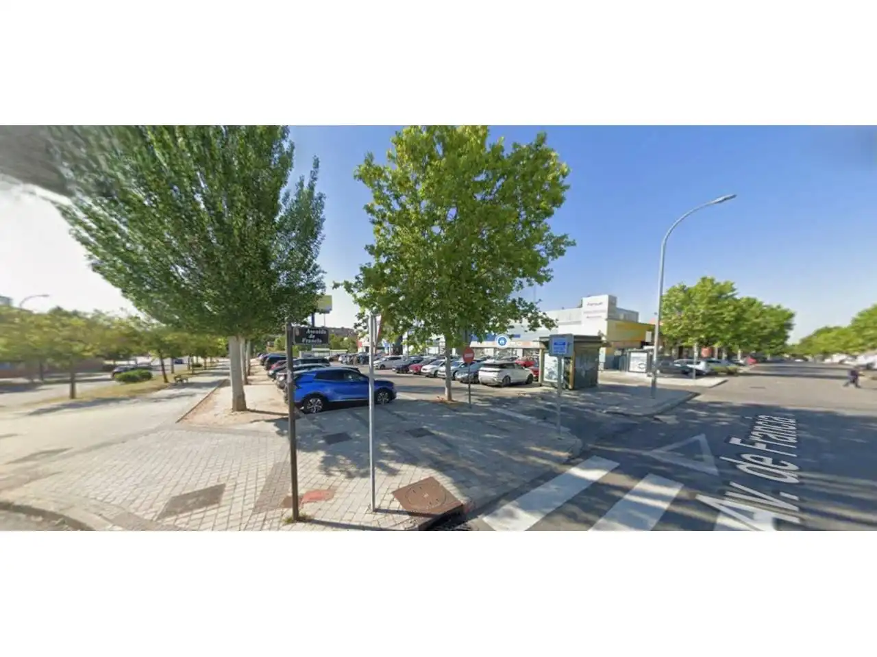 Vista exterior de Local de alquiler en Arroyomolinos (Madrid) con Alarma