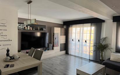Living room of Flat for sale in Badalona  with Air Conditioner, Heating and Parquet flooring