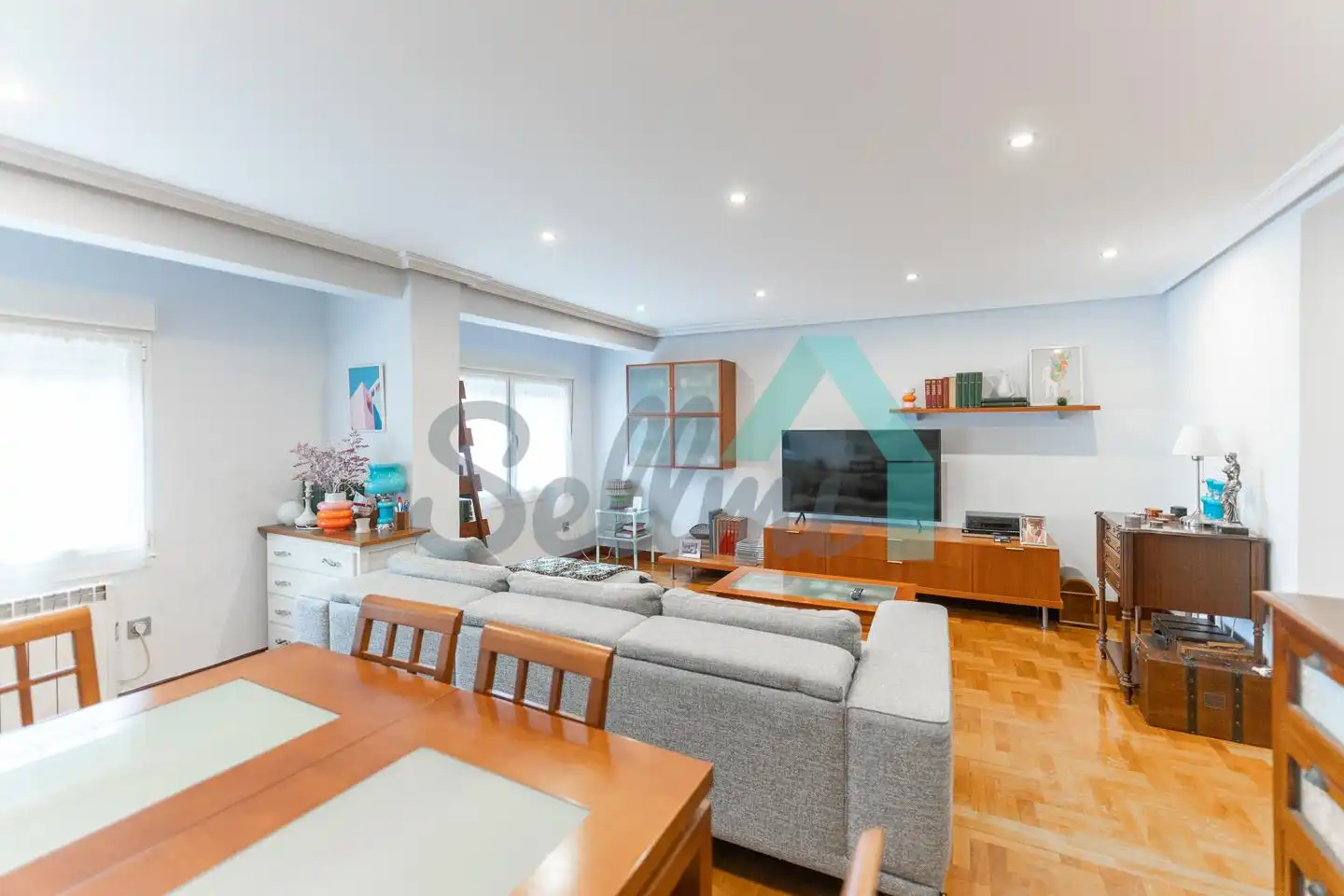 Sala de estar de Piso de alquiler en Gijón  con Calefacción, Parquet y Amueblado