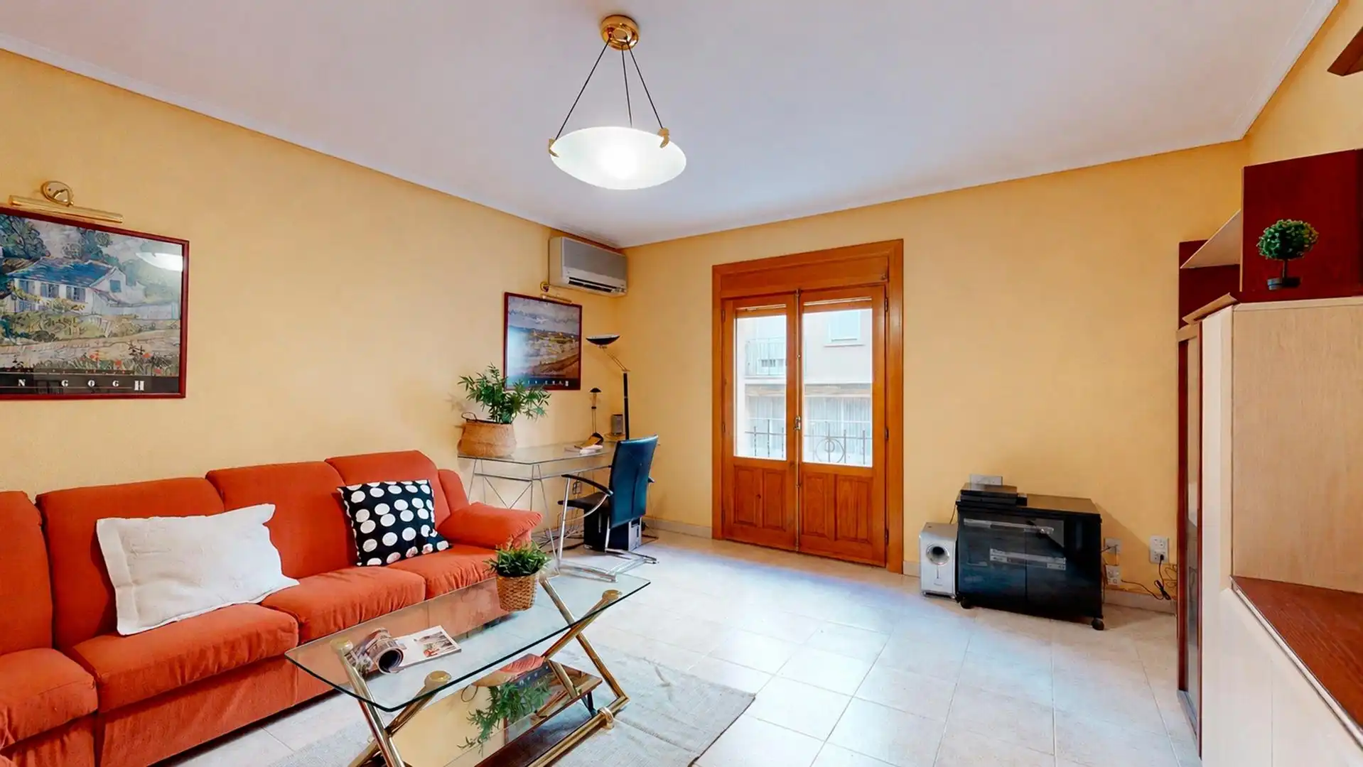 Sala d'estar de Casa o xalet en venda en Zaragoza amb Calefacció, Terrassa i Moblat