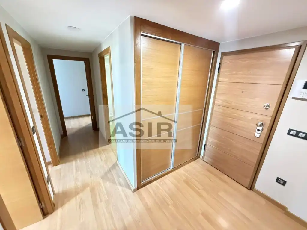 Flat for rent in Alzira  with Air Conditioner